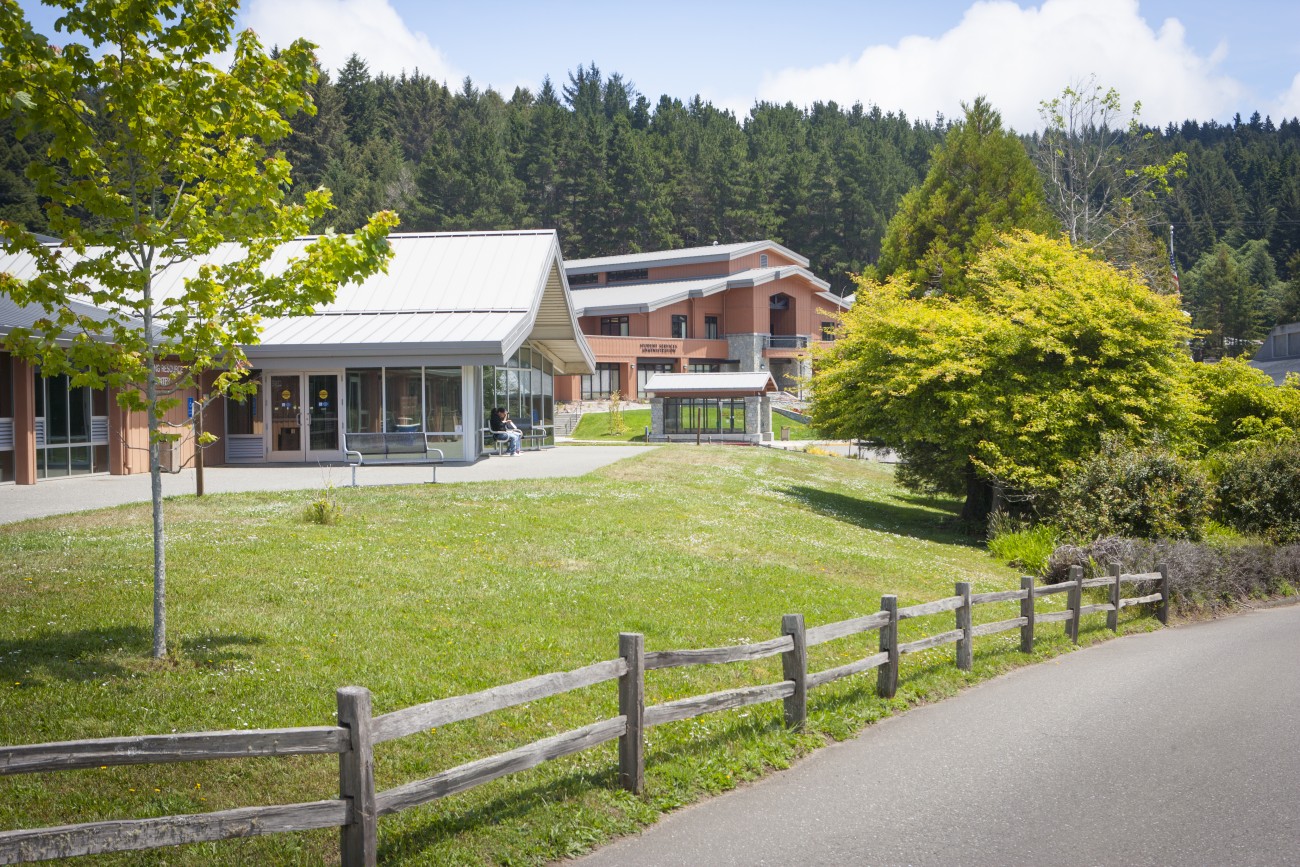 Wide shot of College of the Redwoods campus