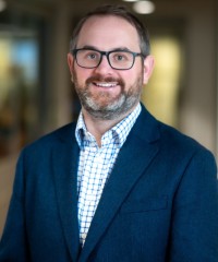 Headshot of Gordon Cox